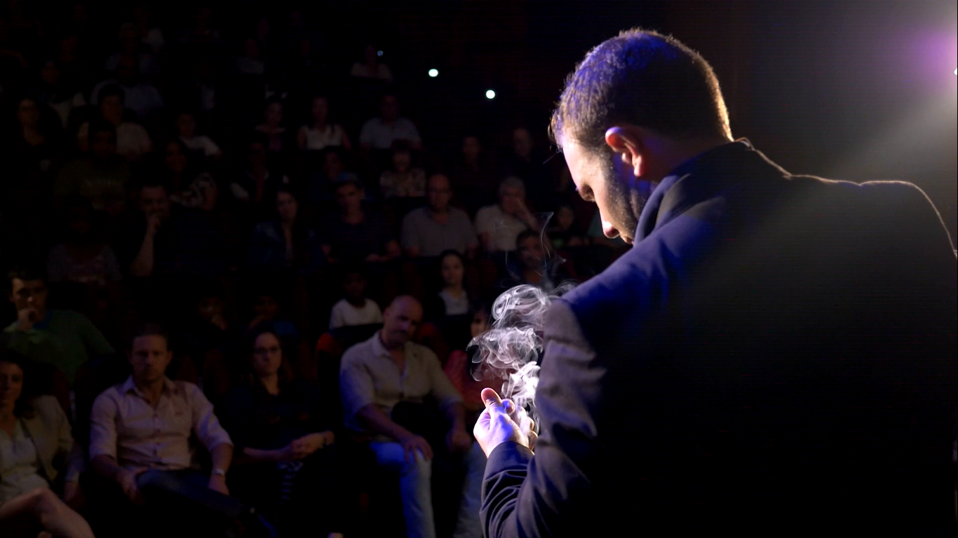 Magician & Mentalist Larry Soffer